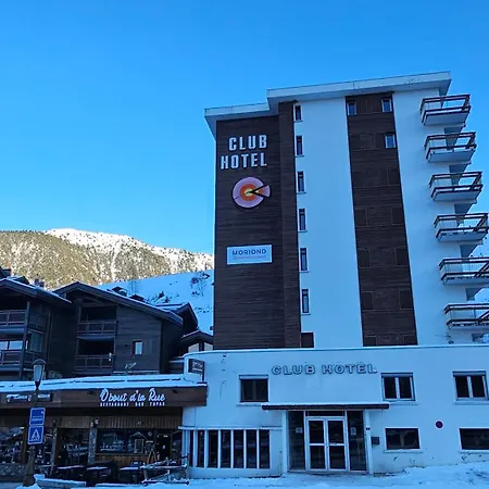1650 - Mountain View - Snow Front - 2s02 Courchevel